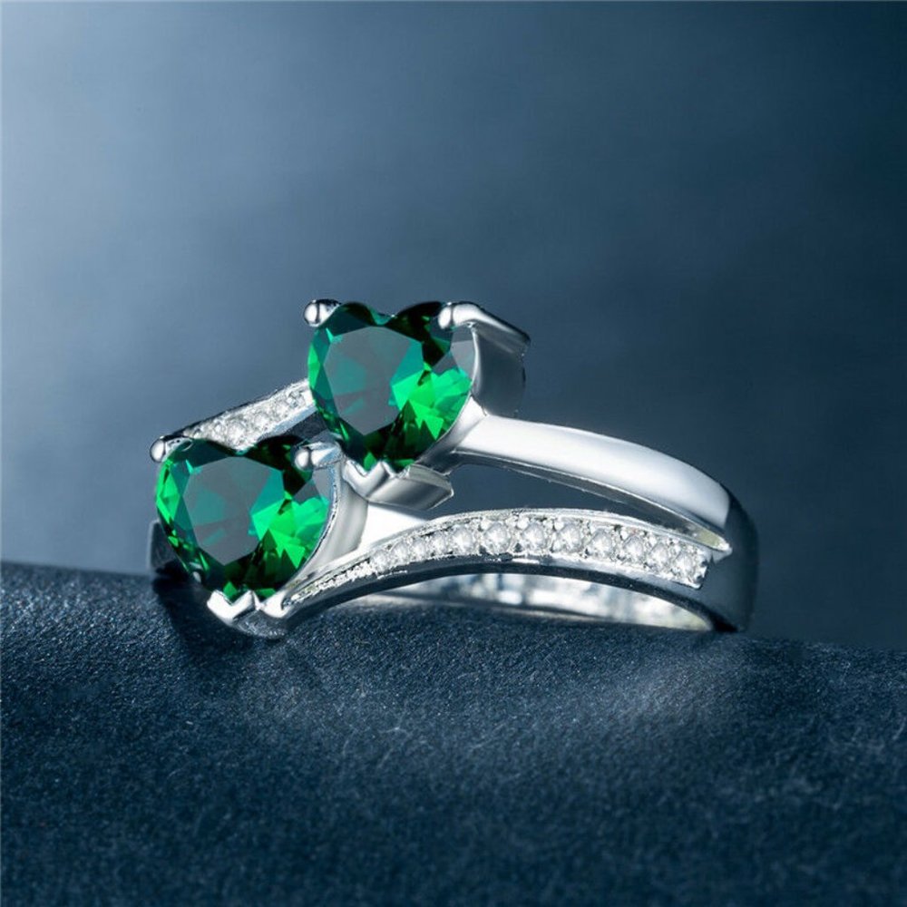 Romantic 925 Silver Heart Shape Emerald Ring New - Picture 3 of 5